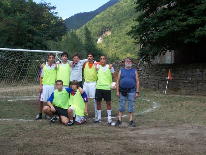  Image name: Calcio33.jpg 
 width: 800 pixel 
 height: 601 pixel 
 Size: 460169 bytes 
 Click to enlarge 